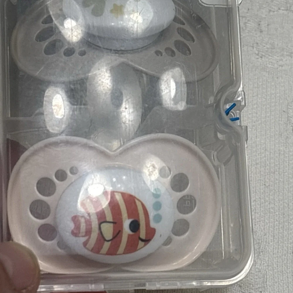 MAM Original 2-Pk Tan Fish Seal BPA Free Pacifiers W/ Case{16+Months}